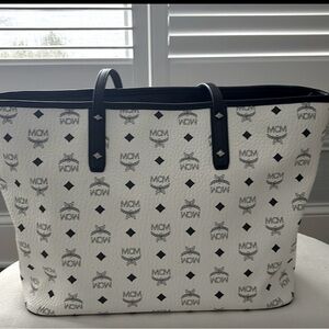 MCM Black and White Checkered Interior